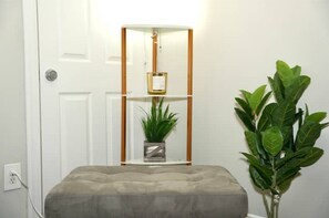 Interior - Spacious & Vibrant | Heart of Midtown | FREE park (Atlanta)