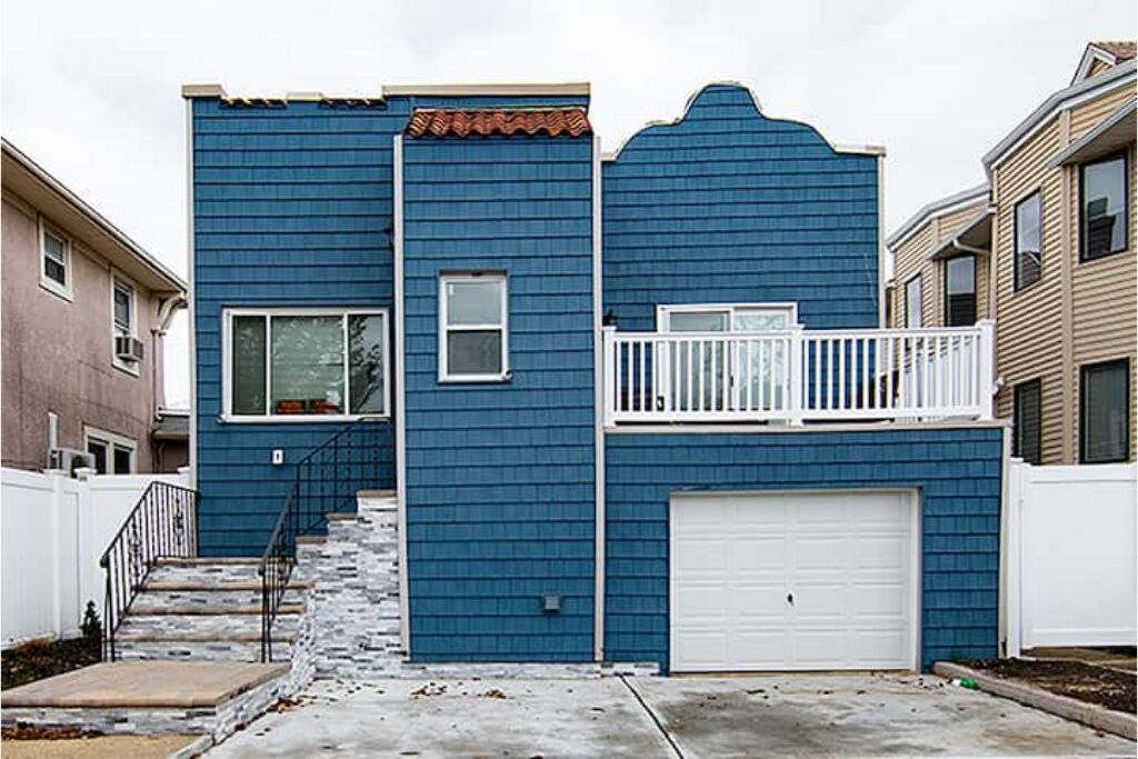 Market Place Spacious Blue-Long Beach Home