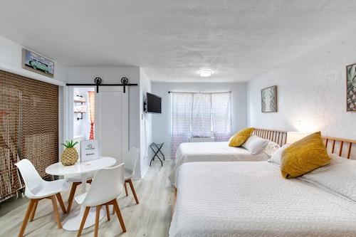 Pineapple Shores Inn Unit 1