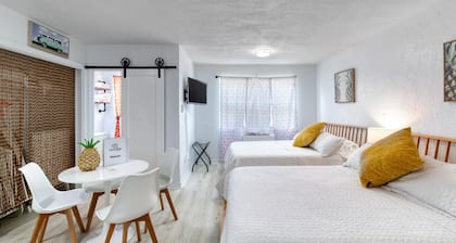 Pineapple Shores Inn Unit 1