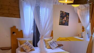 4 bedrooms, iron/ironing board, free WiFi, bed sheets