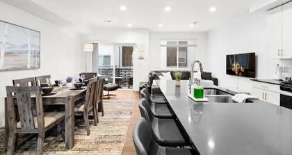 Ski Haven in the City -Spacious and Clean Townhome