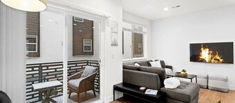 Ski Haven in the City -Spacious and Clean Townhome