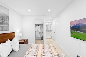 Desk, iron/ironing board, free WiFi, bed sheets