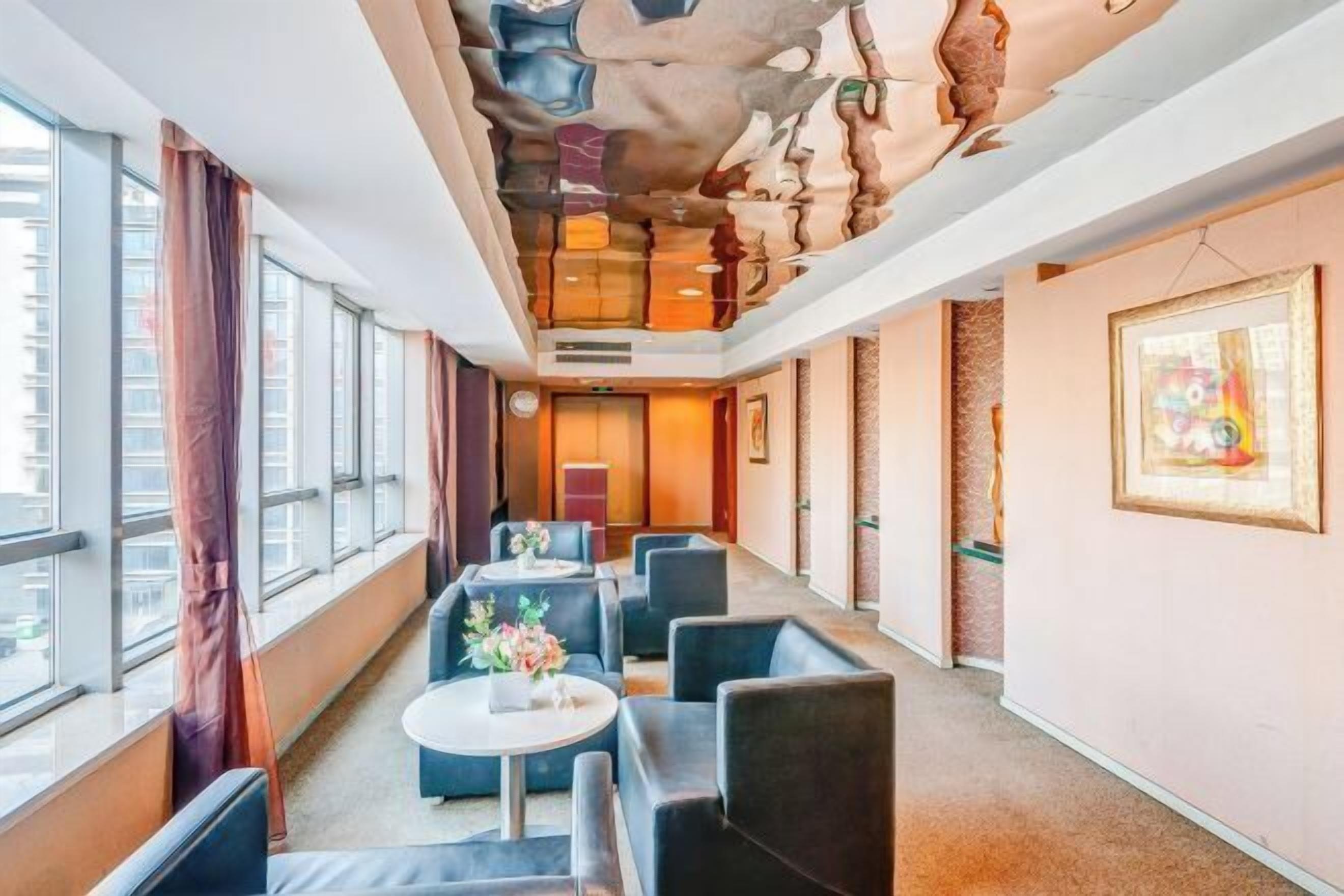 المنشأة من الداخل