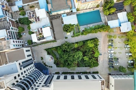 Exterior. Shiping Tian Yuan Hotel