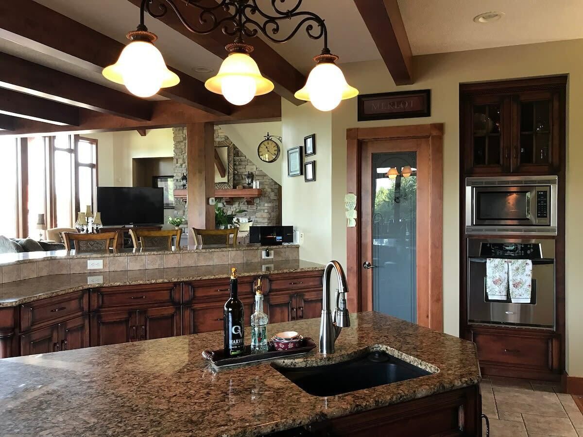 冰箱、微波炉、烤箱、炉灶