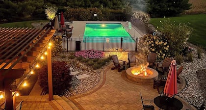 Liberty Hill Lodge, Hot Tub & Pool