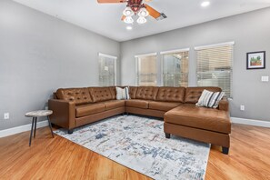 スマートテレビ、Netflix、Hulu、ストリーミングサービス