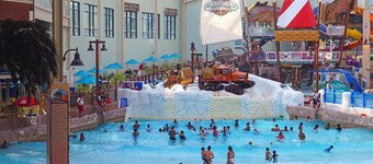 Modern Poconos Cabin w/ Hot Tub Near Kalahari & CamelBack Mountain !