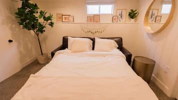 2 bedrooms, desk, iron/ironing board, free WiFi