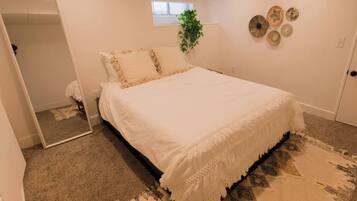 Desk, iron/ironing board, WiFi (free), bed sheets