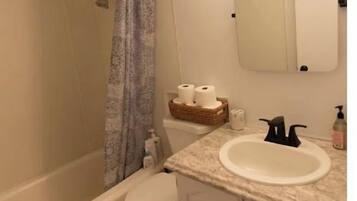 Dusch, hÄrtork, handdukar och tvÄl