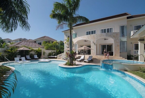 Alberca al aire libre