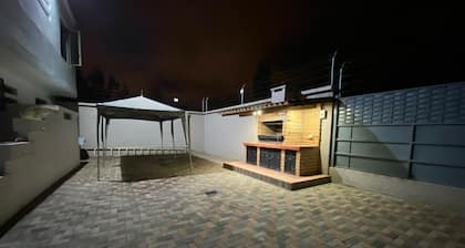 Renta de un departamento condominio sector balzay bajo san joaquin
