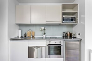 Deluxe Apartment | Private kitchen