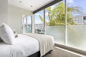 Deluxe Apartment - Light and convenient city living (Auckland)