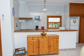 Fridge, microwave, oven, dishwasher - YourHouse Villa Sa Caseta (Llubi)