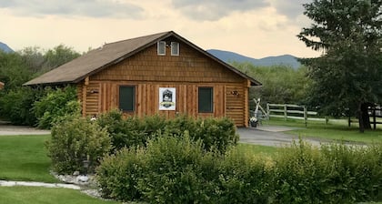 Montana Inspired Cabin close to 4 season outdoor recreation