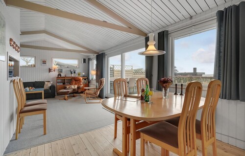 Cozy home in Assens with house sea view