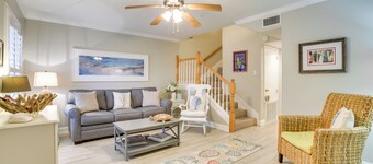 Old Town Bay St Louis Townhome: Walk to Beach