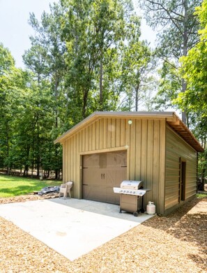 Property grounds - Lake living at its best! (Cedar Bluff)