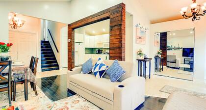 Furnished Family Home â
KING BED â
Parking â
BBQ â
Backyard â
Discounted Price