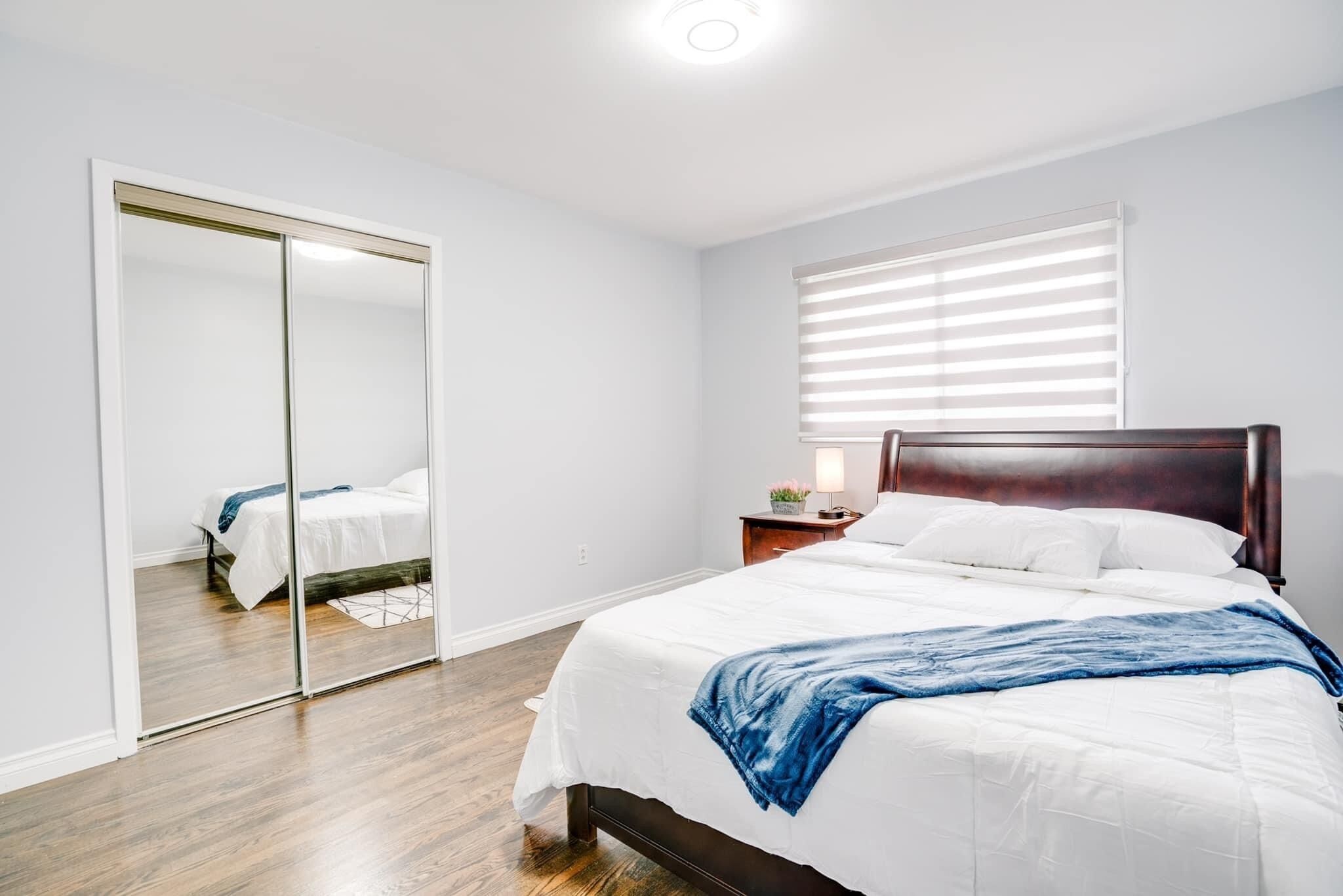 3 bedrooms, desk, iron/ironing board, travel crib