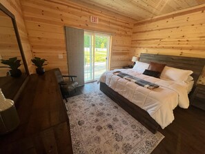 3 chambres, fer et planche à repasser, accès au Wi-Fi (inclus)