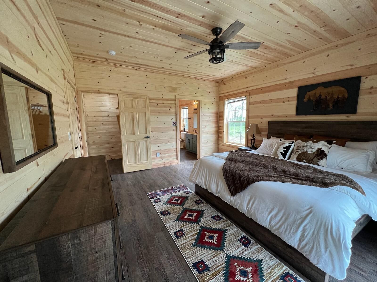3 bedrooms, iron/ironing board, free WiFi, bed sheets