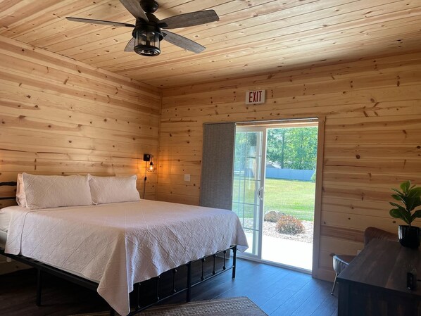 3 makuuhuonetta, silitysrauta/-lauta, ilmainen Wi-Fi, vuodevaatteet