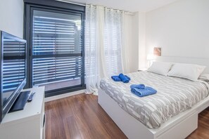 2 dormitorios, tabla de planchar con plancha, wifi y ropa de cama