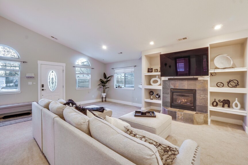 Near Red Rocks: Golden Getaway W/ Deck! - Lakewood, CO