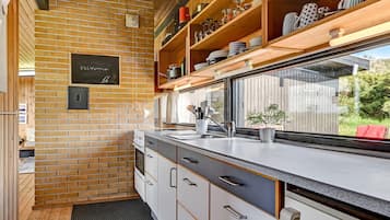 Fridge, stovetop, coffee/tea maker