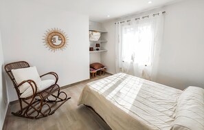 1 غرفة نوم وسرير سفر وواي فاي  مجانًا وملاءات أسرّة