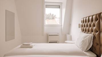 Panoramic Apartment | 3 bedrooms, blackout drapes, soundproofing, iron/ironing board