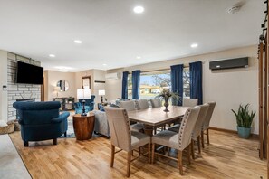 Dining - The Goldmine (Kennewick)