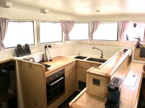 Kühlschrank, Mikrowelle, Wasserkocher, Toaster