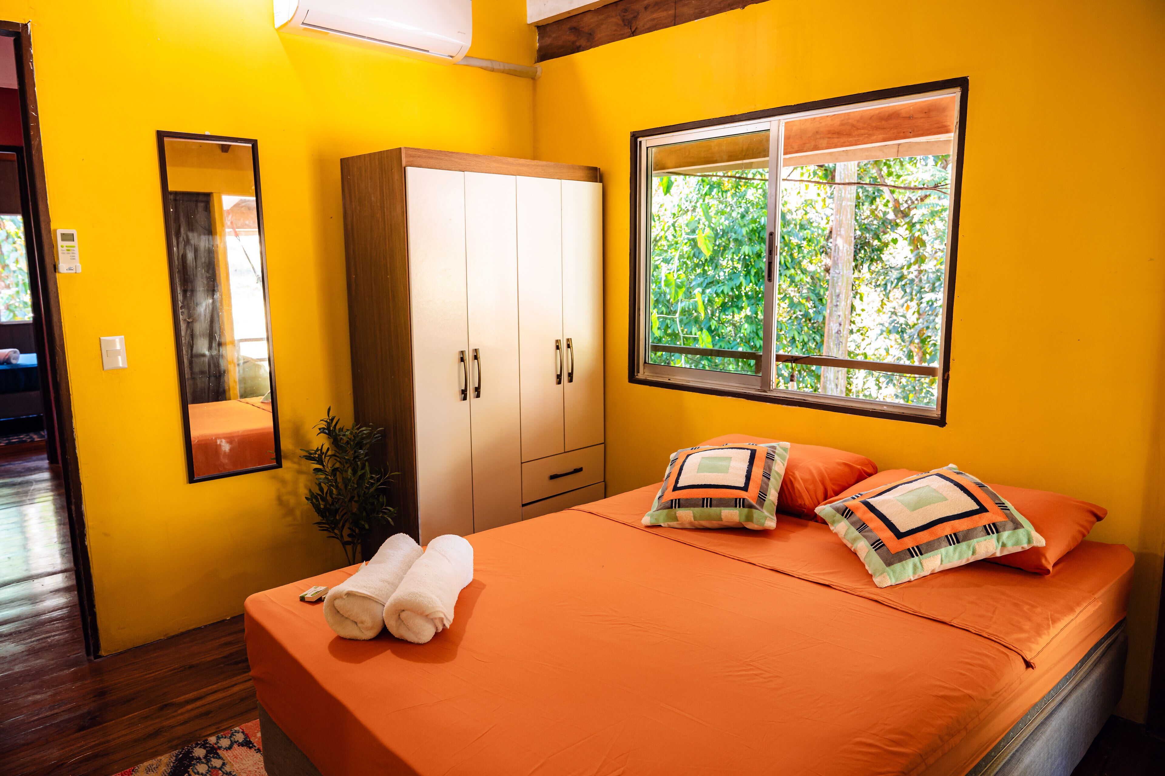 3 bedrooms, free WiFi, bed sheets