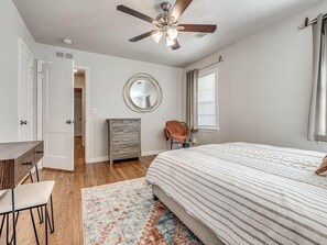 3 bedrooms, desk, iron/ironing board, travel cot