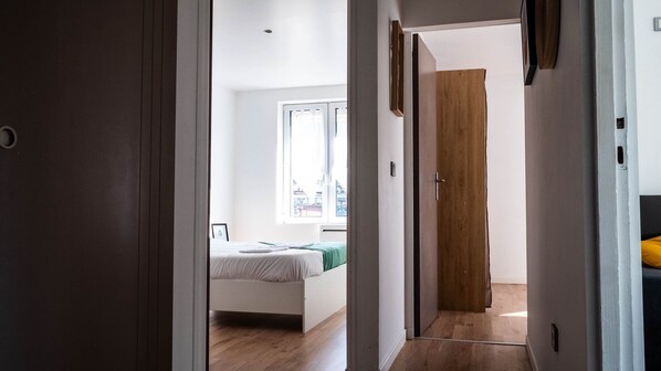 2 Schlafzimmer, Schreibtisch, Internetzugang, Bettwäsche