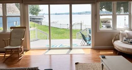 Huge waterfront lake house on Manitou- perfect year round retreat, sleeps 10