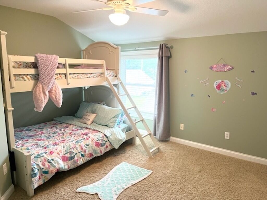 3 bedrooms, travel cot, free WiFi, bed sheets