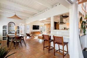 Dining - Casa Tierra - Secluded Oasis with Pool and Hot tub! (Twentynine Palms)