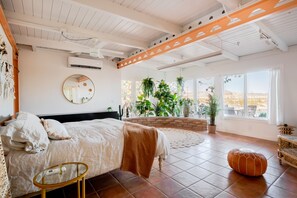 4 bedrooms, iron/ironing board, travel crib, free WiFi - Casa Tierra - Secluded Oasis with Pool and Hot tub! (Twentynine Palms)