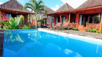 Piscine couverte, piscine extérieure