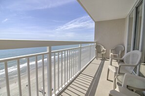 Property grounds - Crescent Shores North 1502 - Beautiful 3 Bedroom Oceanfront Condo in North Myrtle Beach! (North Myrtle Beach)