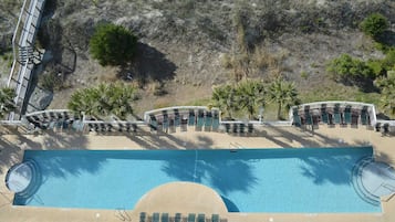 Una piscina cubierta