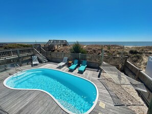 A heated pool - Pet Friendly, Ocean Front w/ Heated Private Pool and Sun Deck (Brunswick)
