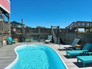 حمّام سباحة مُدفَّأ